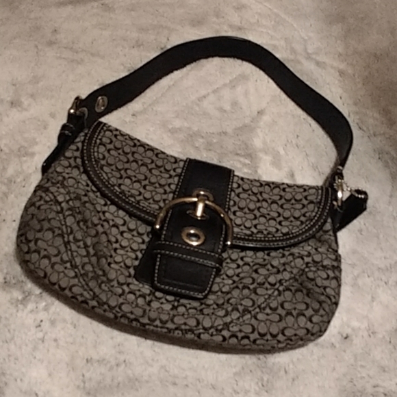 Authentic Coach monog/leather handbag - Picture 6 of 6